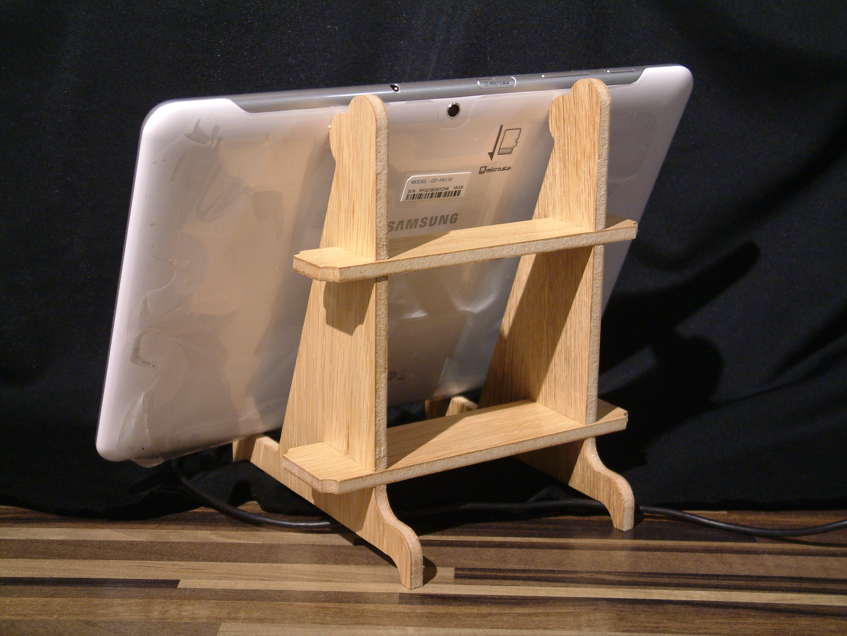WOODEN OAK VENEER 10" IPAD/TABLET STAND Ashbrook Woodcraft