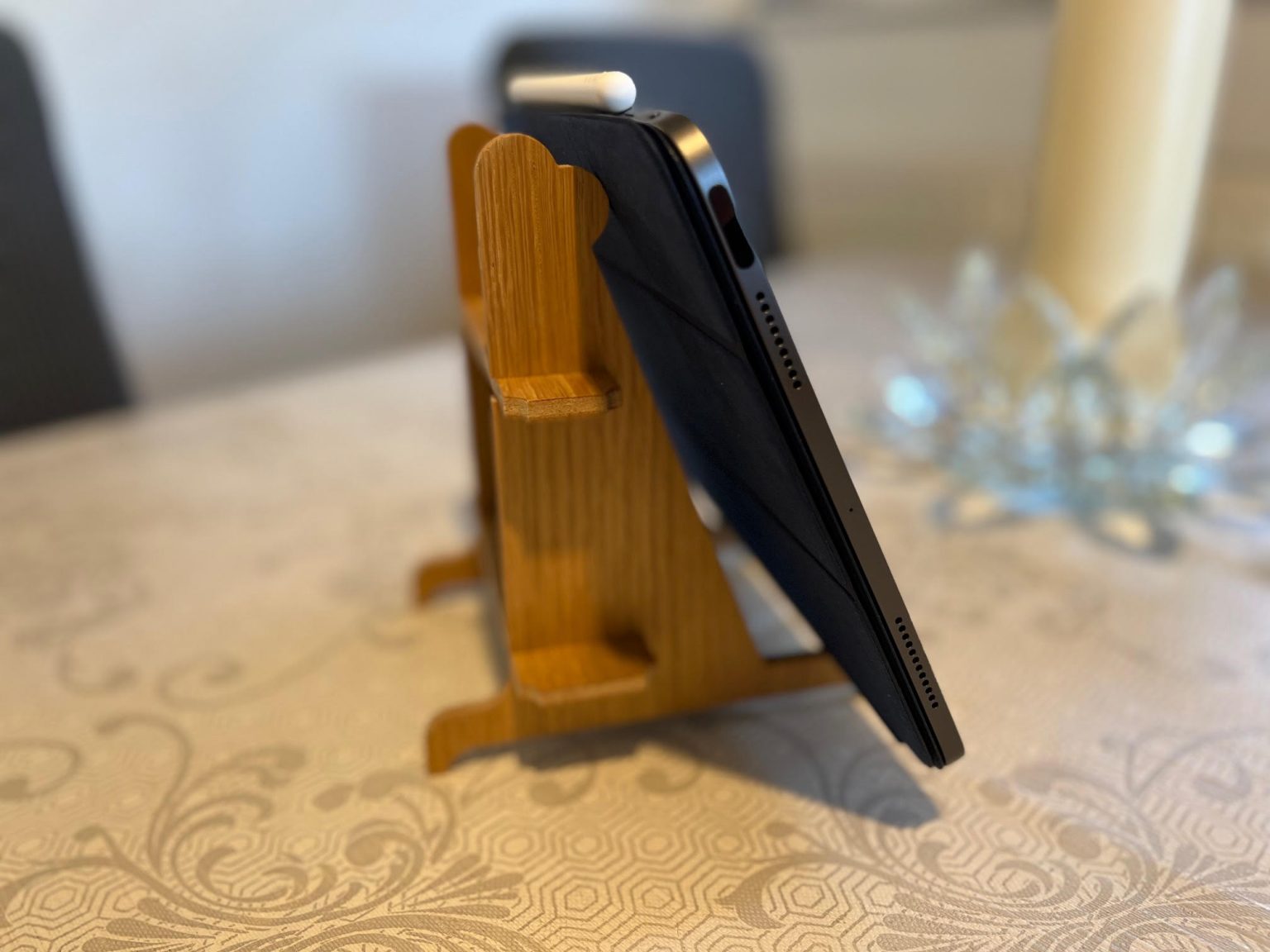 Wooden Oak iPad / Tablet Stand. Suitable for most iPad's and Tablets Ashbrook Woodcraft