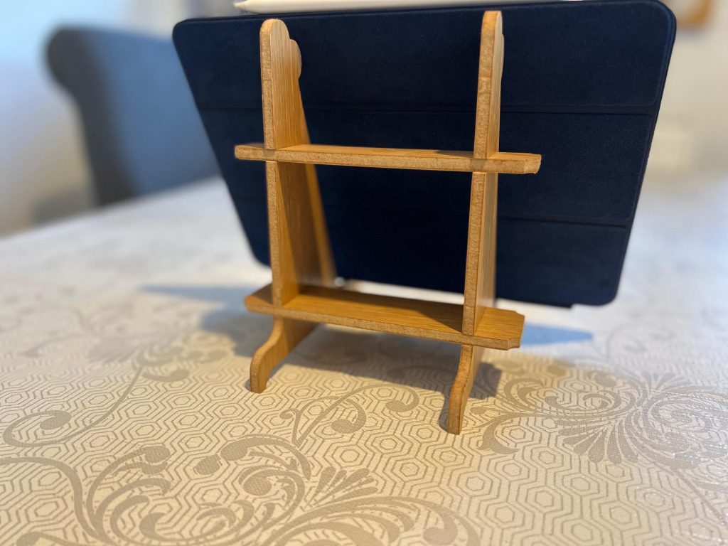 Wooden Oak iPad / Tablet Stand. Suitable for most iPad's and Tablets Ashbrook Woodcraft