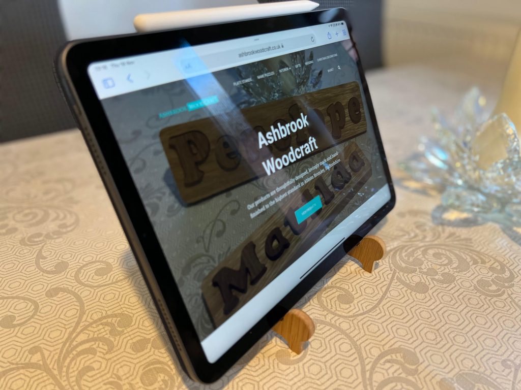 Wooden Oak iPad / Tablet Stand. Suitable for most iPad's and Tablets Ashbrook Woodcraft