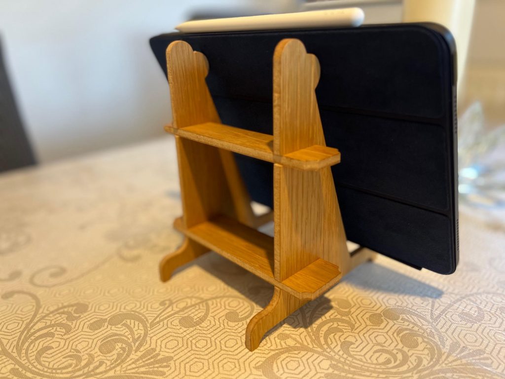 Wooden Oak iPad / Tablet Stand. Suitable for most iPad's and Tablets Ashbrook Woodcraft